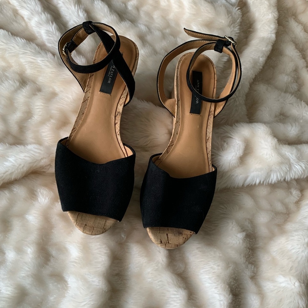 ann taylor black wedges
